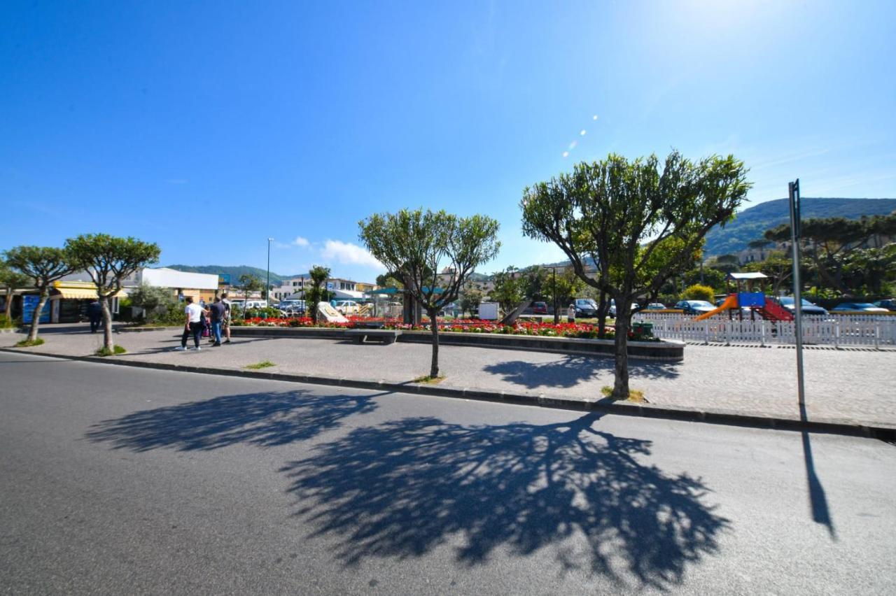 Alloggio Nuovissimo Al Centro E Rilassante อีสเกีย ภายนอก รูปภาพ